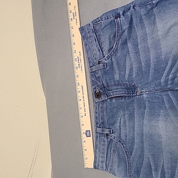 Guess Los Angeles Women's Straight Leg Light Washed Jeans - Size 29x24 - Picture 13 of 14